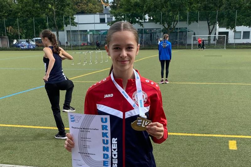 Emma Scharf Bayerische Meisterin über 80m Hürden 2025