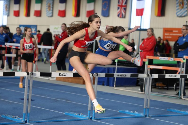 Emma bei den Nordbayerischen Hallenmeisterschaften 2026 über 60m Hürden